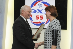 Более 500 заводчан получили награды в преддверии 55-летнего юбилея
